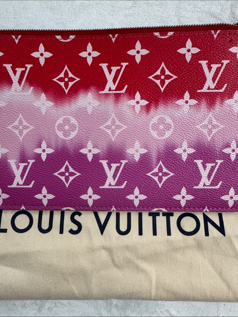 Louis Vuitton Authentic Pink to Red Gradient Monogram Wristlet - Picture 3 of 14